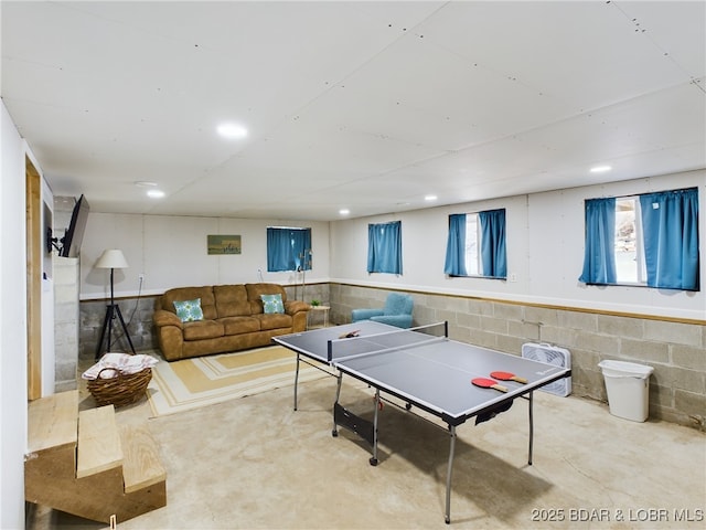 game room with heating unit