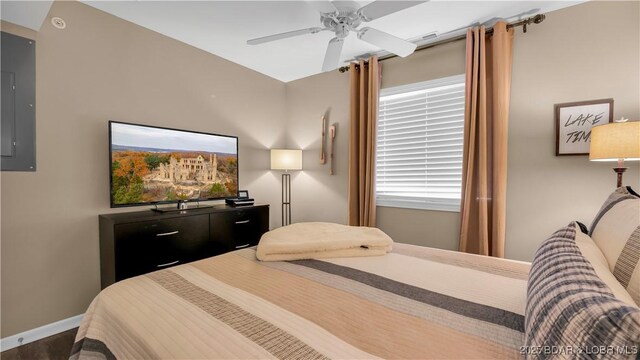 bedroom featuring ceiling fan