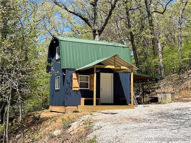 view of outdoor structure