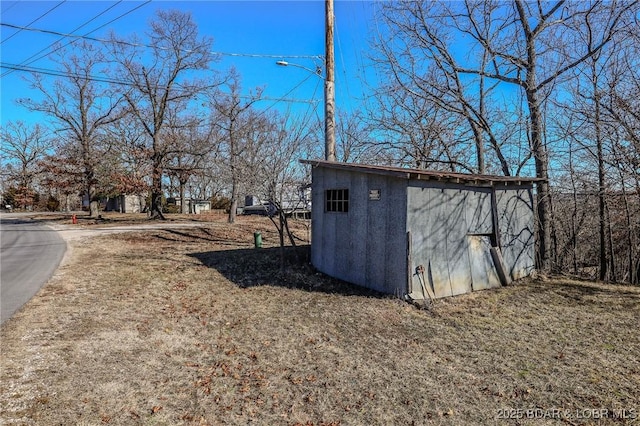 view of outdoor structure