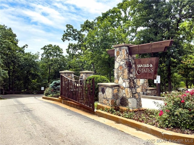 223 Waterscape Dr, Osage Beach, MO 65065 - community sign featuring a gate
