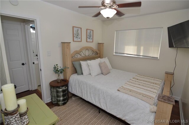 bedroom featuring ceiling fan