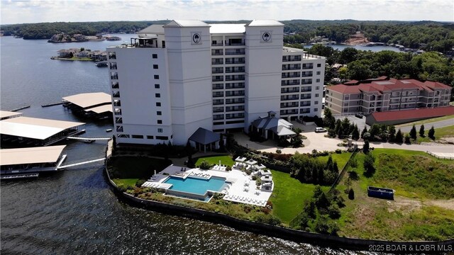 bird's eye view with a water view