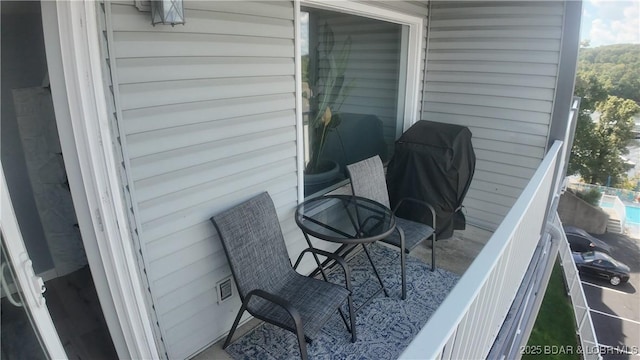 33 Crow Ct Unit 2E, Lake Ozark, MO 65049 - balcony with grilling area
