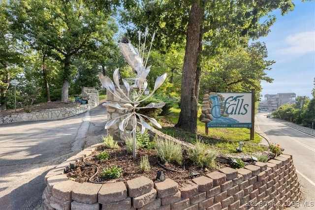 152 Falls Point Dr Unit 1A, Lake Ozark, MO 65049 - view of community sign