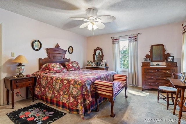 192 Mayfair Dr, Camdenton, MO 65020 - carpeted bedroom featuring a ceiling fan