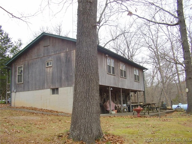 view of home's exterior