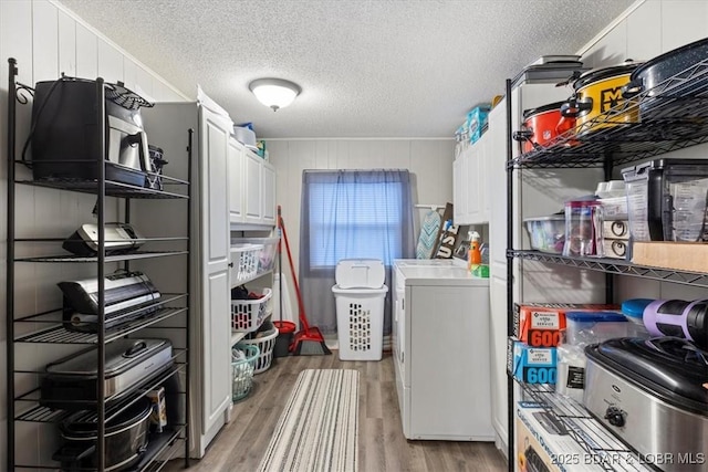 storage room with washer / clothes dryer