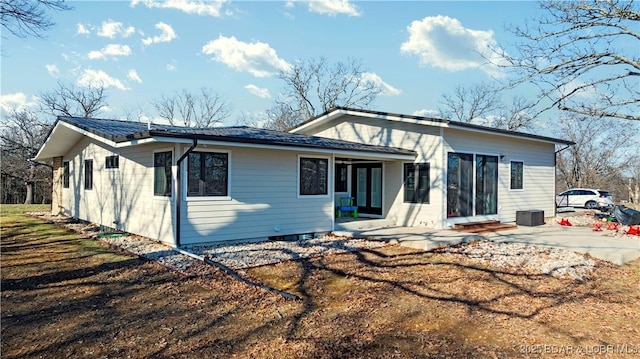 view of front of house with a patio