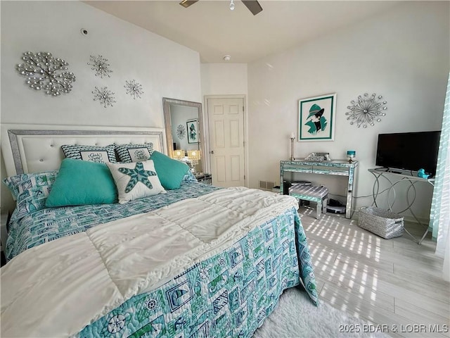 bedroom featuring ceiling fan