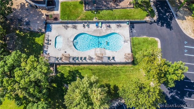 217 Highline Rd, Lake Ozark, MO 65049 - bird's eye view of a pool area