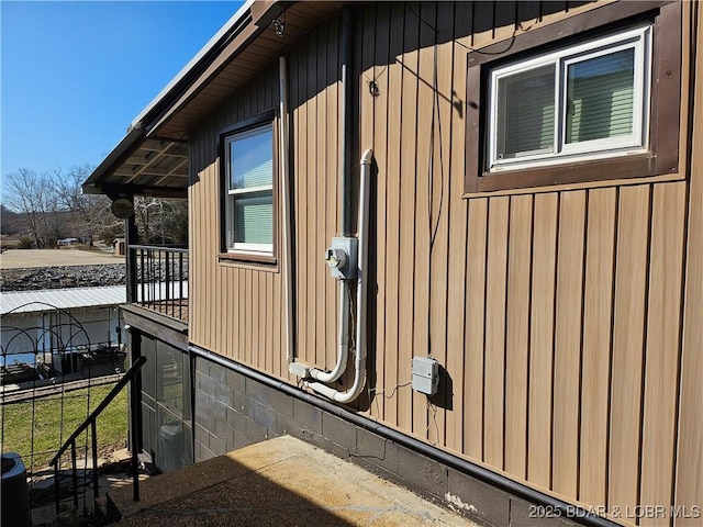33 Zebco Ct, Edwards, MO 65326 - view of home's exterior