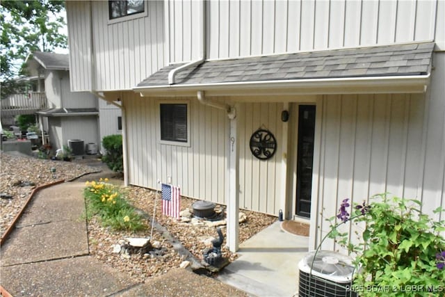 889 Malibu Rd Unit 91, Osage Beach, MO 65065 - property entrance with a shingled roof
