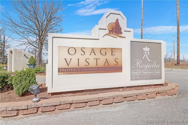 view of community / neighborhood sign