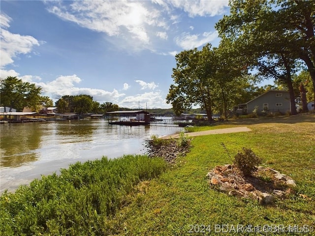 3760 Dogwood Dr, Stover, MO 65078 - view of water feature