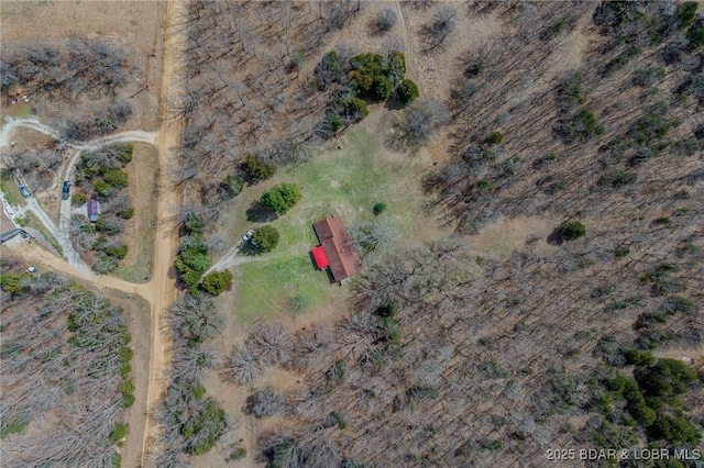 birds eye view of property featuring a rural view