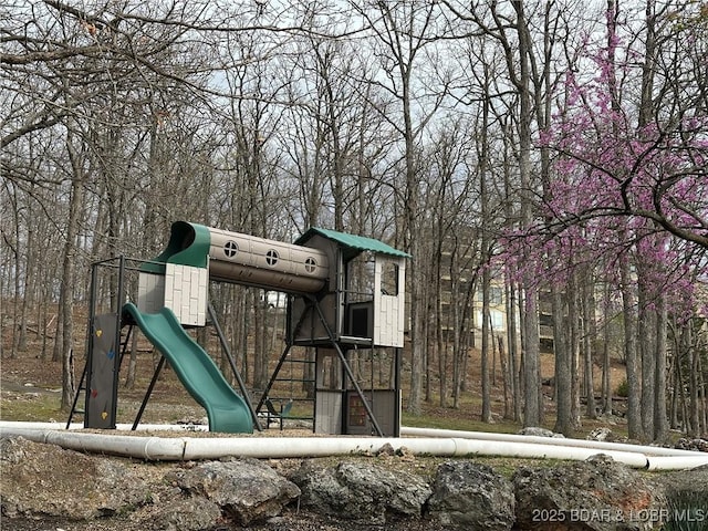 2500 Bay Point Ln Unit 135, Osage Beach, MO 65065 - view of community play area