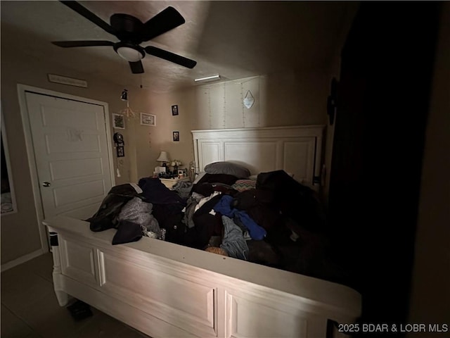 bedroom featuring ceiling fan