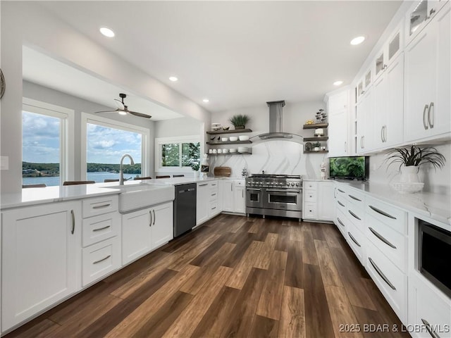 16 Hawk Hill Ct, Lake Ozark, MO 65049 - kitchen with open shelves, stainless steel appliances, exhaust hood, a sink, and a ceiling fan
