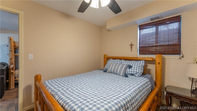 bedroom featuring a ceiling fan