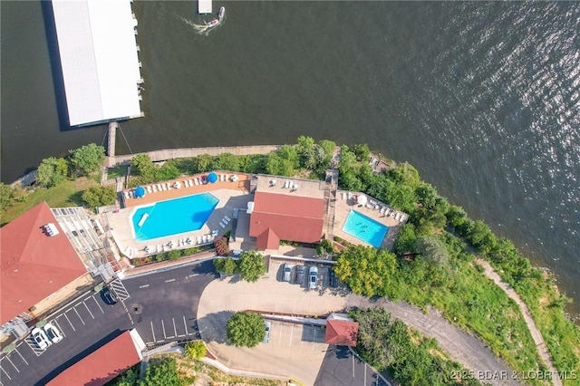 248 Palisades Condo Dr Unit 4A, Lake Ozark, MO 65049 - aerial view of a pool
