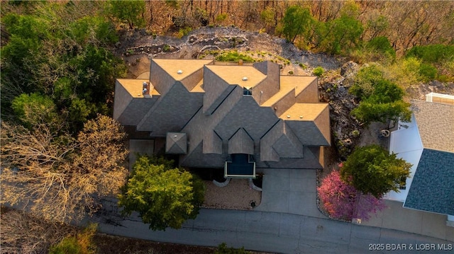aerial view of property and surrounding area