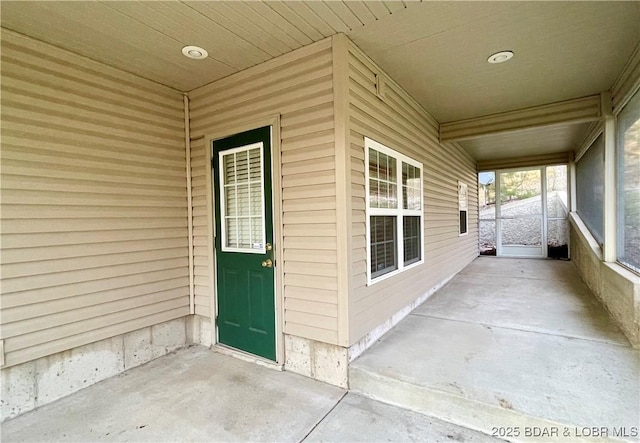 1148 Sweetwater Dr, Four Seasons, MO 65049 - view of doorway to property