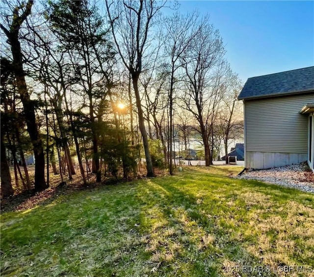 1148 Sweetwater Dr, Four Seasons, MO 65049 - view of yard