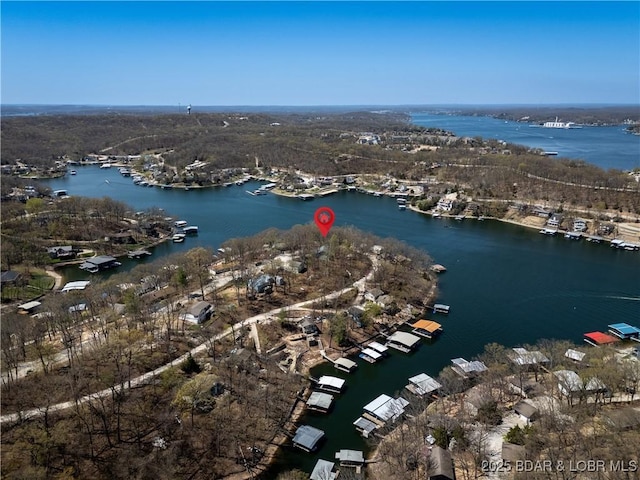 165 Four Winds Ct, Lake Ozark, MO 65049 - aerial view of property and surrounding area featuring a nearby body of water
