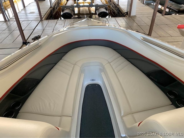 70 Ravenwood Dr, Lake Ozark, MO 65049 - view of garage