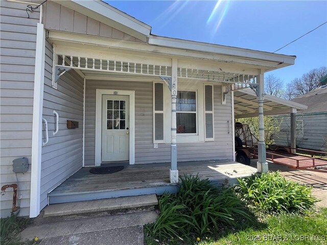 310 Vanburen St, Versailles, MO 65084 - photo 2