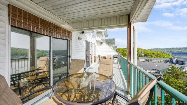 75 Cedar Heights Ln Unit 4D, Camdenton, MO 65020 - balcony with outdoor dining space