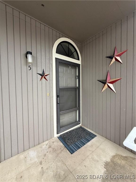 611 Lazy Days Rd Unit R-5, Osage Beach, MO 65065 - view of property entrance