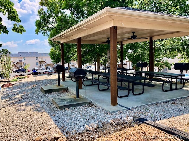 405 Barba Le Ln Unit 3B, Lake Ozark, MO 65049 - surrounding community with a patio