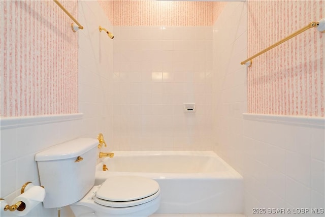188 Bur Oaks Rd, Camdenton, MO 65020 - bathroom featuring tile walls and toilet