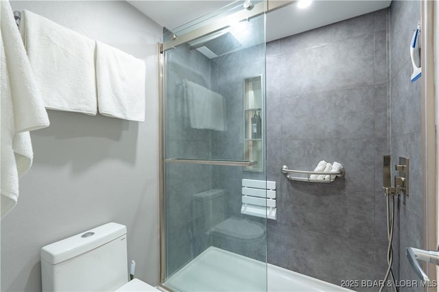 56 Treasure Cay, Osage Beach, MO 65065 - full bath with toilet and a tile shower