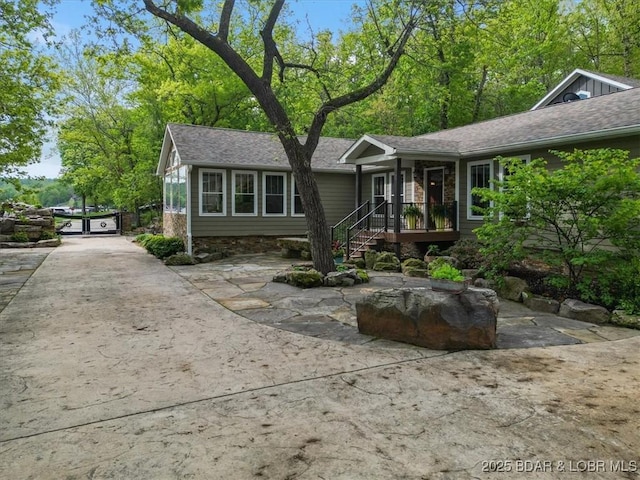 649 Nichol Rd, Edwards, MO 65326 - view of front of home