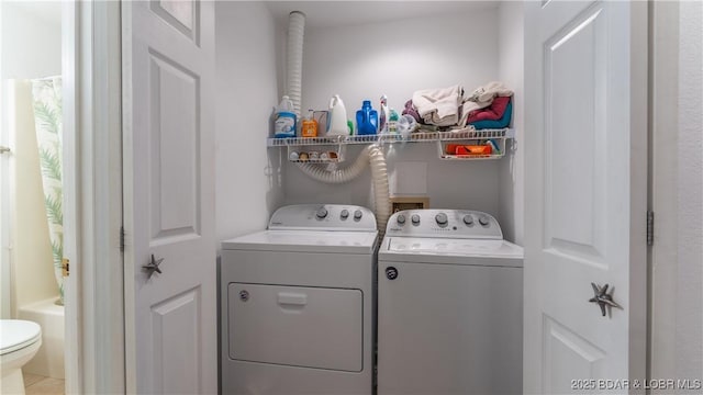 141 Wye Dr, Lake Ozark, MO 65049 - laundry area with washer and dryer