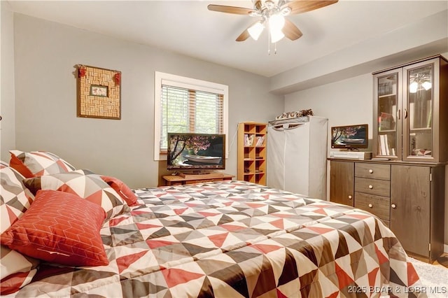 26553 Mesa Dr, Rocky Mount, MO 65072 - bedroom featuring a ceiling fan