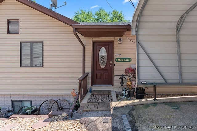 33367 Emerald Rd, Sunrise Beach, MO 65079 - property entrance