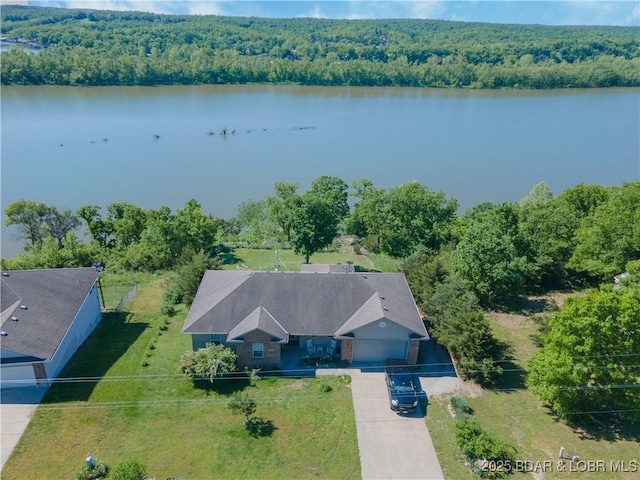 22714 Lake Ridge Dr, Warsaw, MO 65355 - aerial view of property and surrounding area featuring a large body of water and a forest