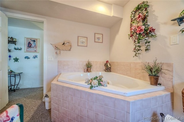 27085 Dixie Ln, Barnett, MO 65011 - bathroom with a bath