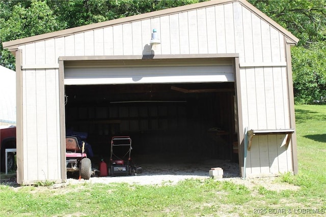 view of outdoor structure featuring an outdoor structure