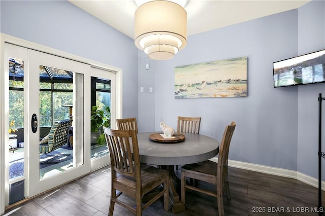 126 W Cross Fox Trl, Camdenton, MO 65020 - dining area with baseboards