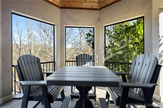 126 W Cross Fox Trl, Camdenton, MO 65020 - sunroom / solarium with plenty of natural light and concrete floors