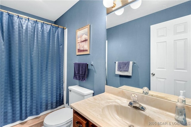5940 Baydy Peak Rd Unit 932, Osage Beach, MO 65065 - full bath featuring toilet, vanity, and a shower with shower curtain