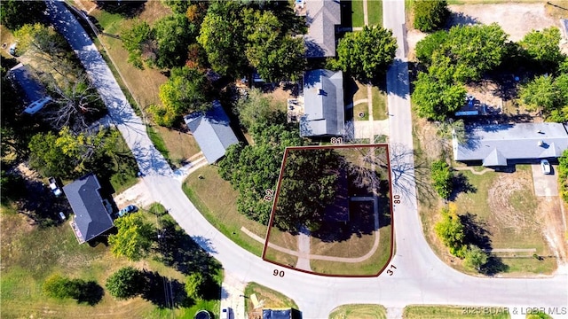 577 Mulberry Ln, Camdenton, MO 65020 - aerial view of property and surrounding area with property boundaries highlighted