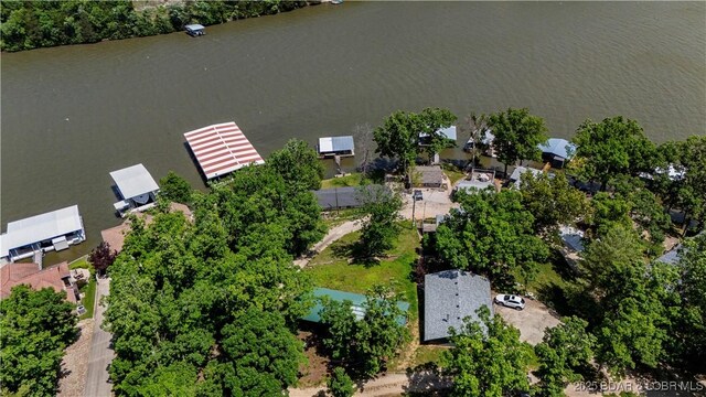 74 Jay Bird Ln, Sunrise Beach, MO 65079