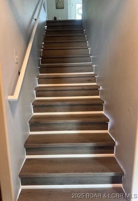 362 Merlin Dr, Camdenton, MO 65020 - view of stairway