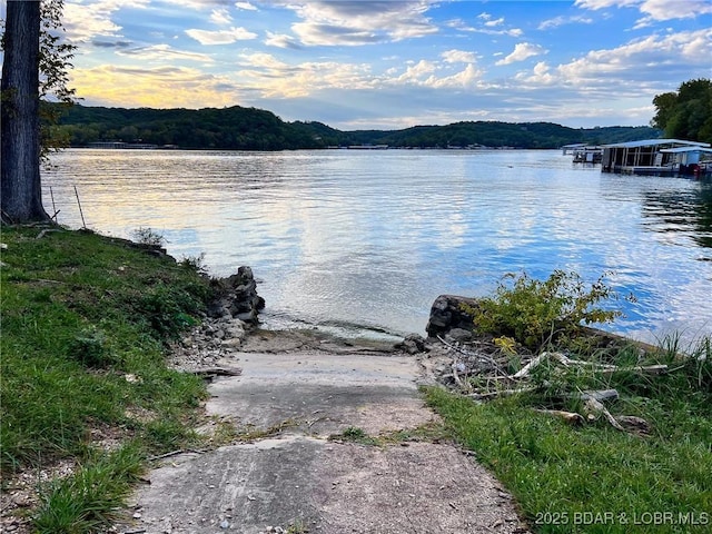 226 Chimney Rock Rd, Camdenton, MO 65020